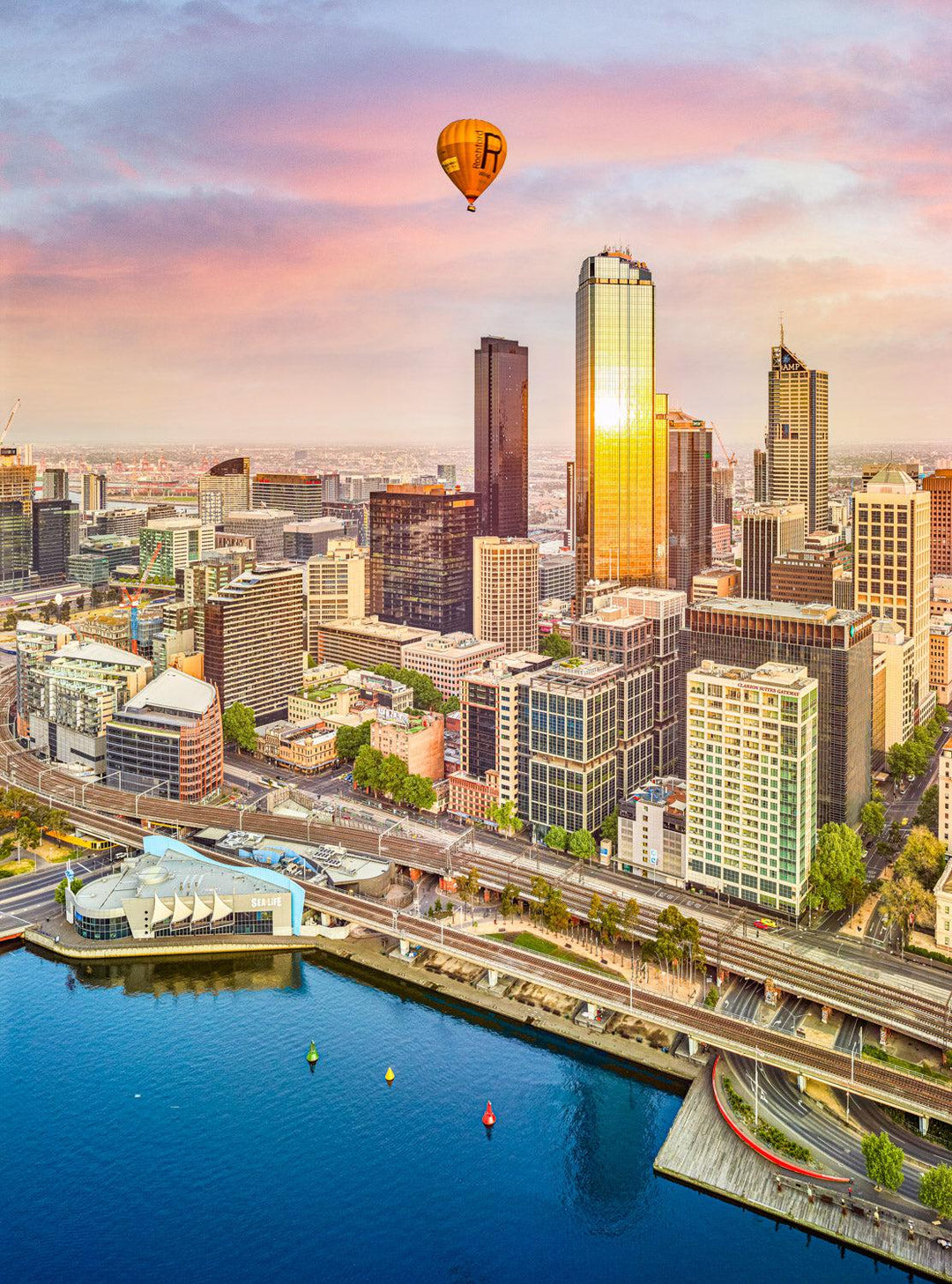 Balloon Above the Rialto (Portrait) QPuzzles