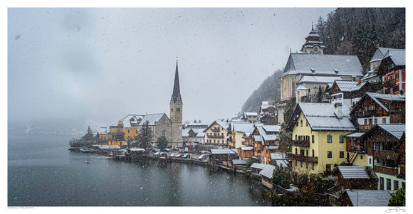 Snowing in Hallstatt II