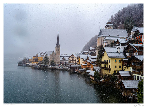 Snowing in Hallstatt